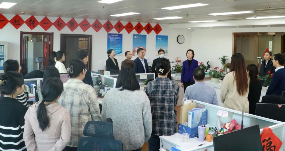 殷殷嘱托鼓干劲