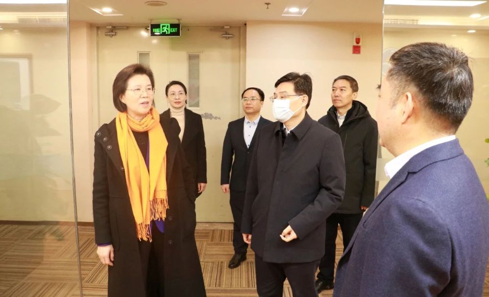 新春慰问暖人心